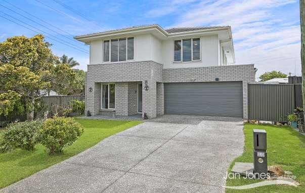 18 Weaber Street, Clontarf - Image 1