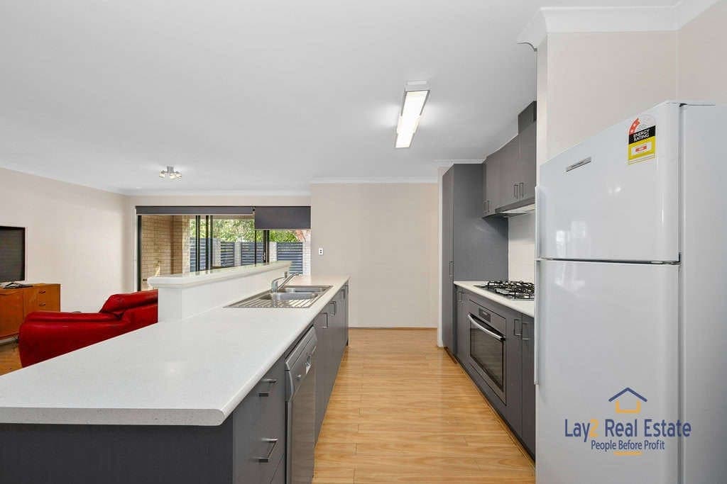 3 Bed / 2 Bath For Sale, 3 Bed / 2 Bath For Sale - Thumbnail 3
