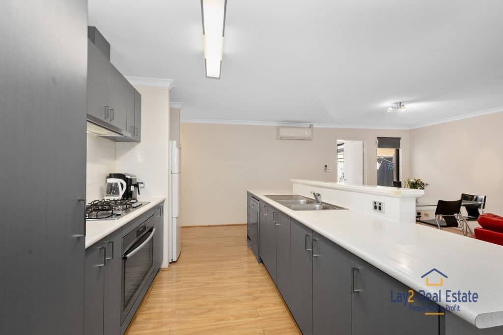 3 Bed / 2 Bath For Sale, 3 Bed / 2 Bath For Sale - Thumbnail 4