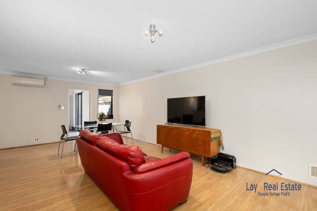 3 Bed / 2 Bath For Sale, 3 Bed / 2 Bath For Sale - Thumbnail 6