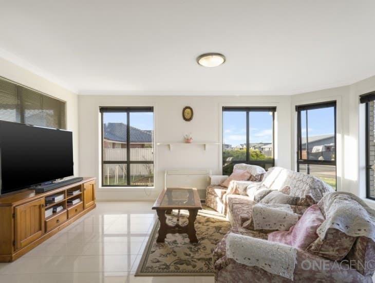 16 Waterford Drive, Sulphur Creek, Sulphur Creek - Image 1