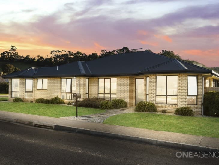 16 Waterford Drive, Sulphur Creek, Sulphur Creek - Thumbnail 2