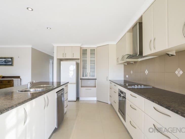 16 Waterford Drive, Sulphur Creek, Sulphur Creek - Thumbnail 5