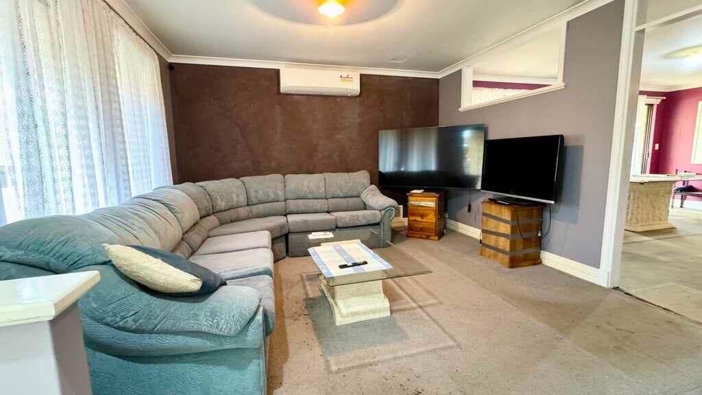 20 McWhae Gardens Bayswater WA 6053 – 4 Bedrooms 2 Baths, Bayswater Wa 6053 – 4 Bedrooms 2 Baths - Thumbnail 2