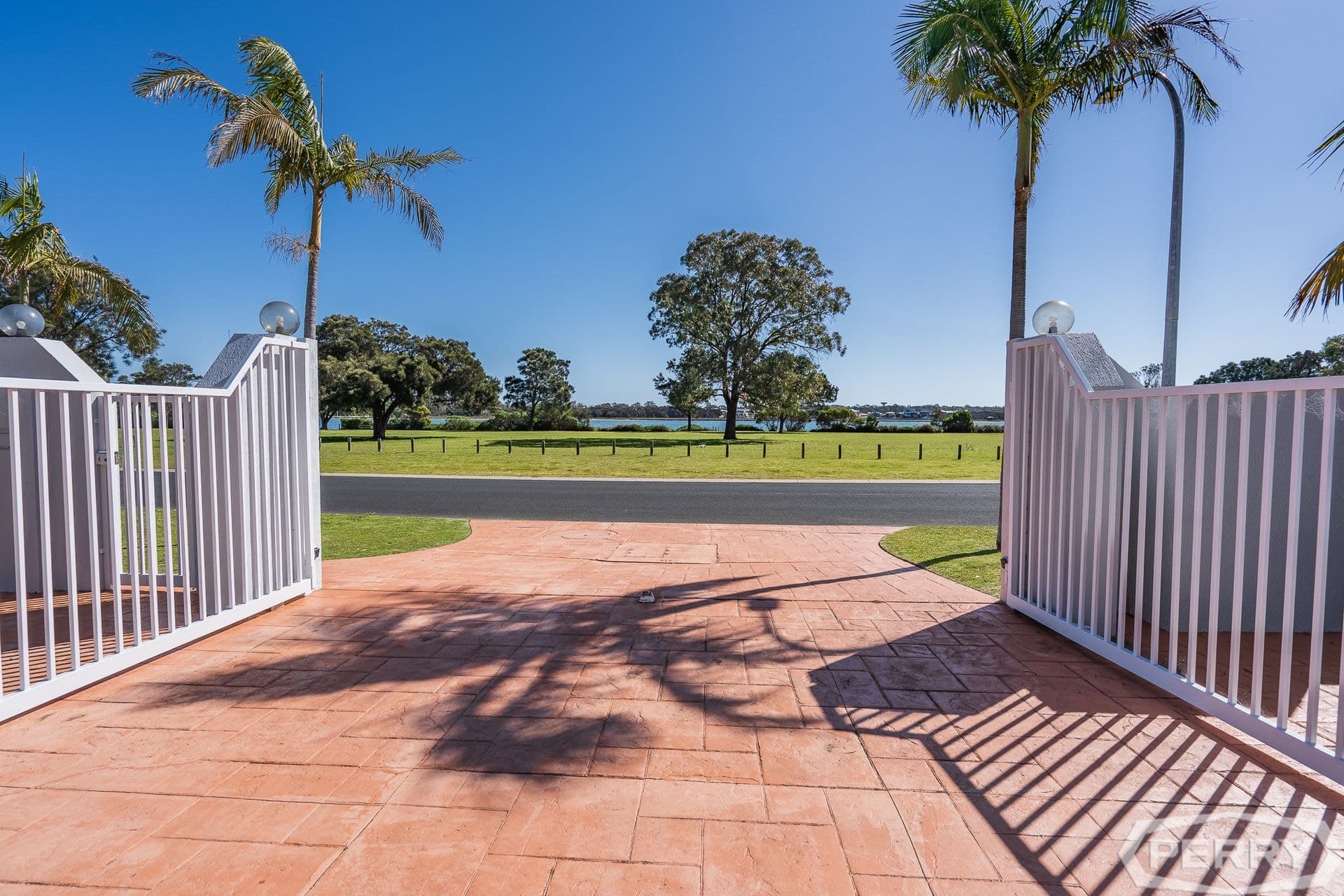 70 Waterside Drive, Dudley Park, Dudley Park - Thumbnail 4