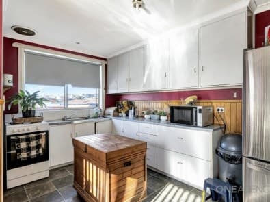 16 Lucas Place, Acton, Acton - Thumbnail 5