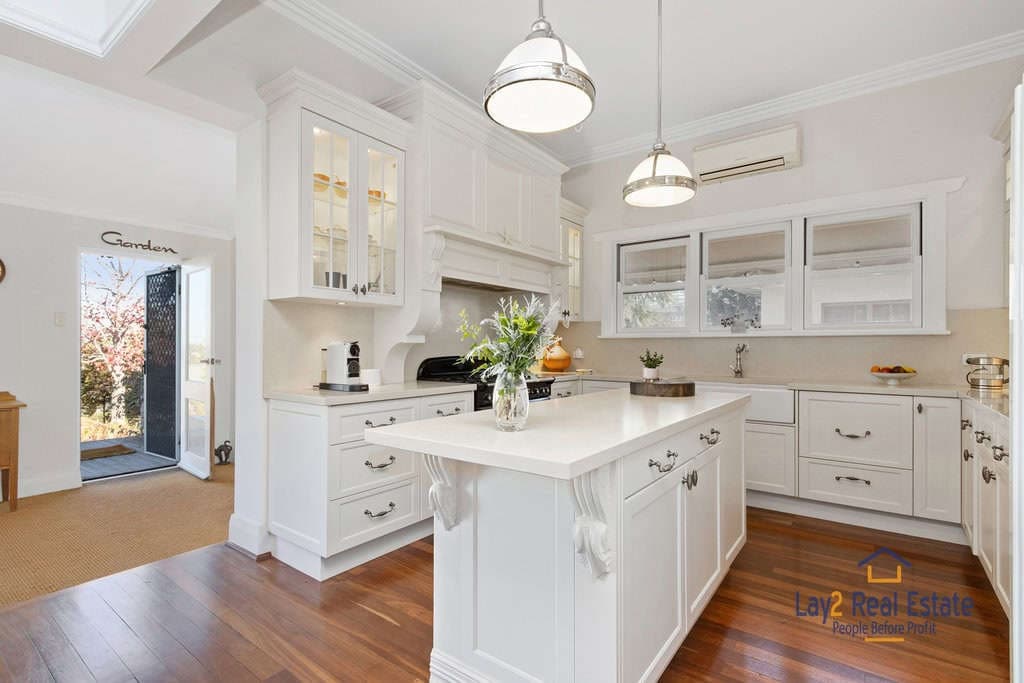 A1 Bayswater Location_SOLD!, A1 Bayswater Location_sold! - Thumbnail 4