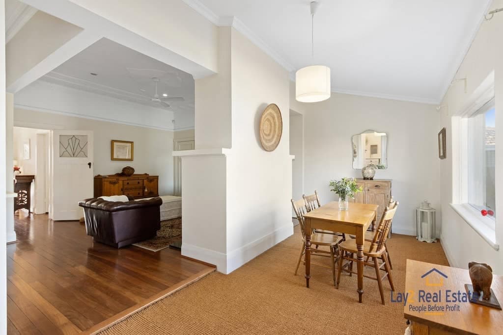 A1 Bayswater Location_SOLD!, A1 Bayswater Location_sold! - Thumbnail 6