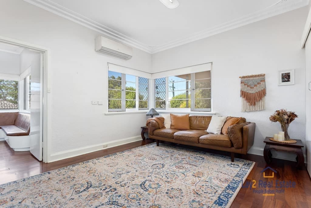 29 Leake Street Bayswater WA 6053. (NOW SOLD by Lay2 Real Estate) Elevated Brick Character Classic Gem!, Bayswater Wa 6053. (Now Sold By Lay2 Real Estate) Elevated Brick Character Classic Gem! - Thumbnail 7