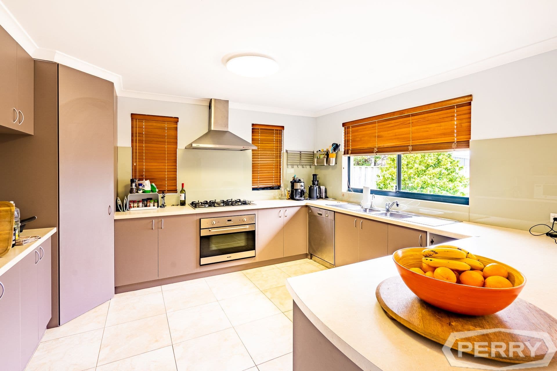 8 Grasshill Grange, Halls Head, Halls Head - Thumbnail 5