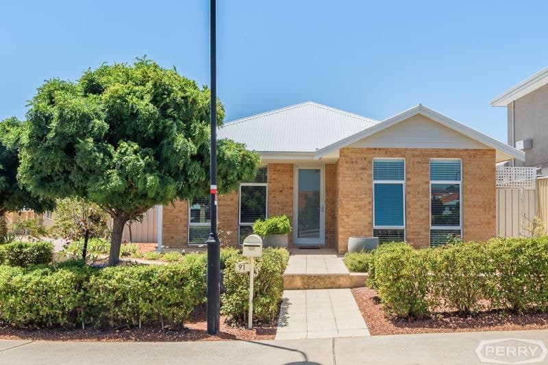 91 Lake Valley Drive, Lakelands, Lakelands - Thumbnail 2
