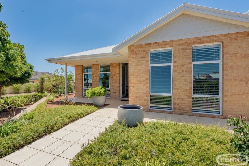 91 Lake Valley Drive, Lakelands, Lakelands - Thumbnail 3