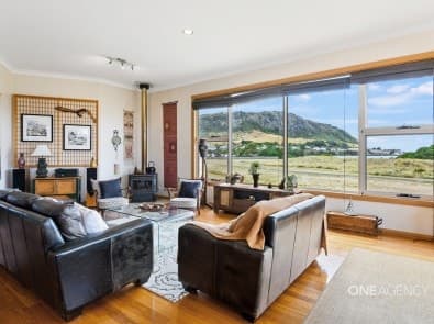 19 Marine Esplanade, Stanley, Stanley - Image 1