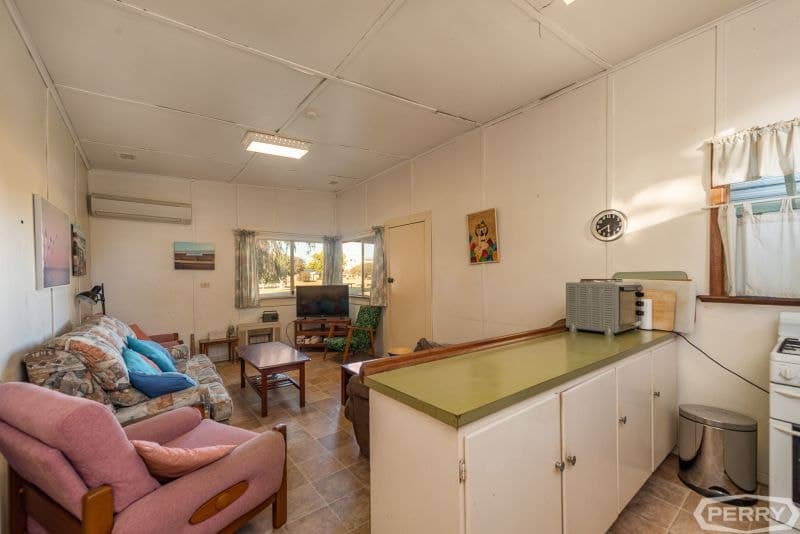 15 Gallop Street Halls Head WA, Halls Head - Thumbnail 6