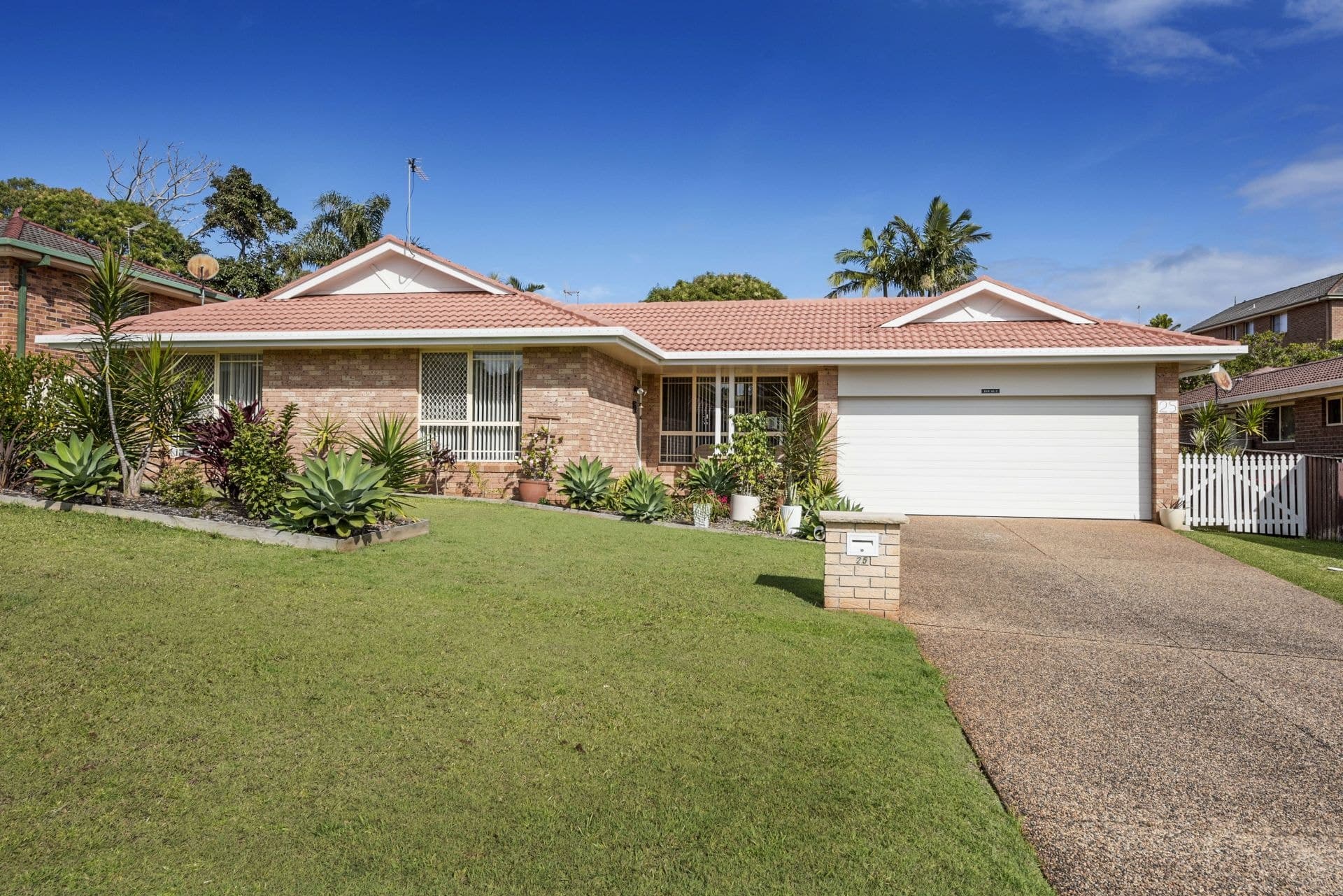25 Sapphire Drive Port Macquarie NSW, Port Macquarie - Thumbnail 2