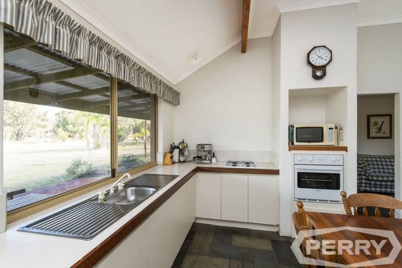 130 Watson Drive Barragup WA, Barragup - Thumbnail 3