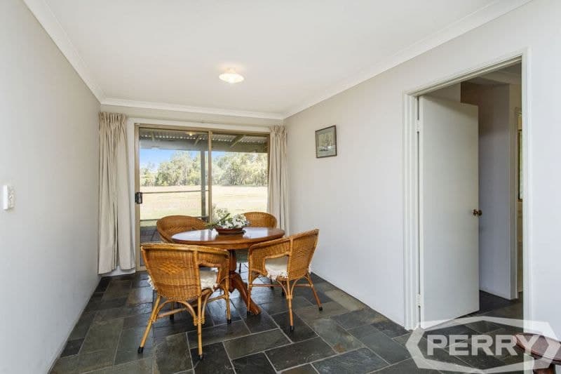 130 Watson Drive Barragup WA, Barragup - Thumbnail 4