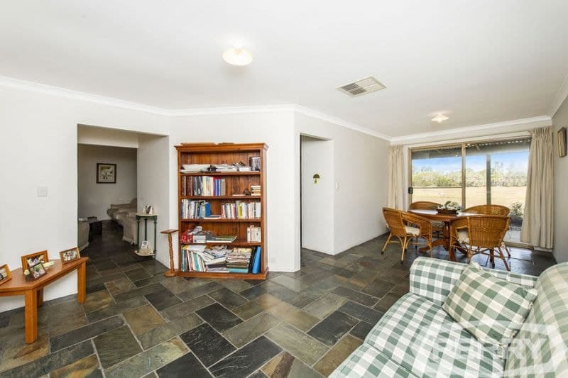 130 Watson Drive Barragup WA, Barragup - Thumbnail 6