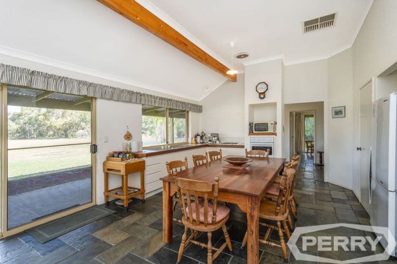 130 Watson Drive Barragup WA, Barragup - Thumbnail 8