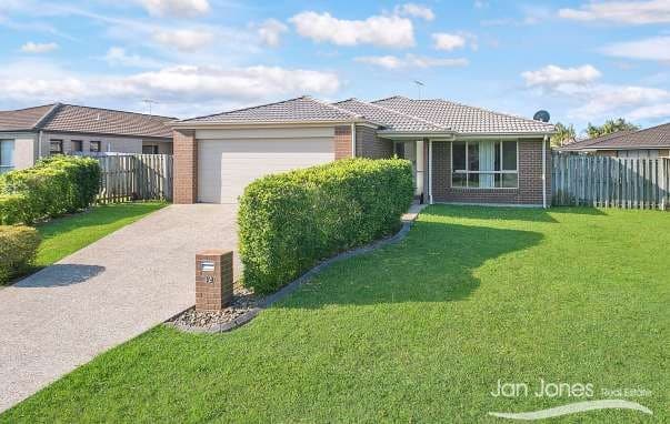 32 Peacherine Cct, Bellmere - Image 1