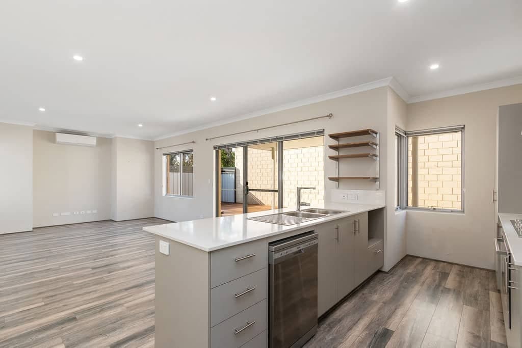 11C Wright Crescent Bayswater 6053. Light Filled Modern Home, Bayswater 6053. Light Filled Modern Home - Thumbnail 2