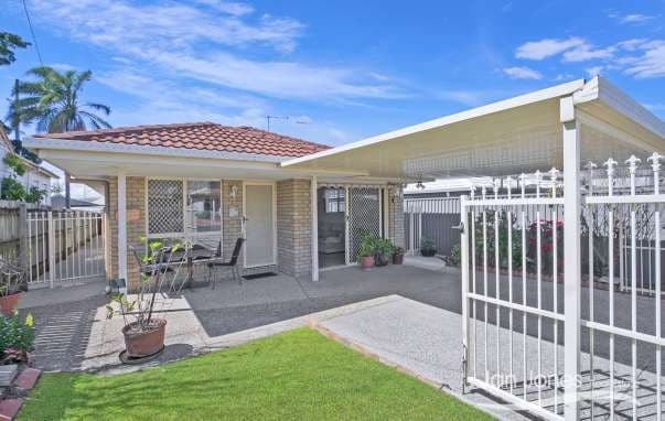 26A Percy St, Redcliffe - Image 1