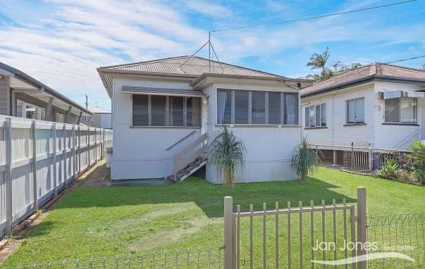36 King St, Woody Point - Image 1
