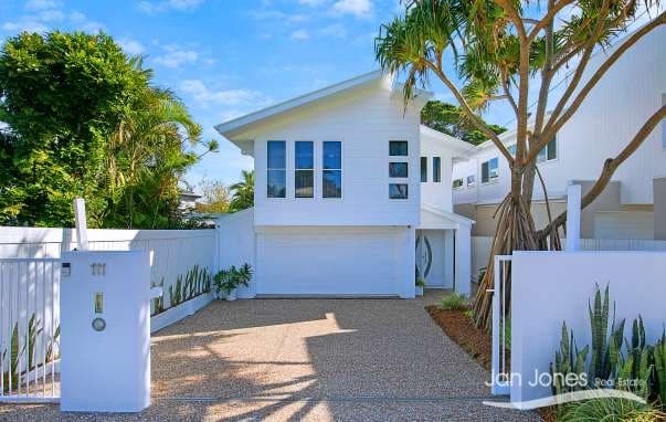 111 Oxley Ave, Woody Point - Image 1