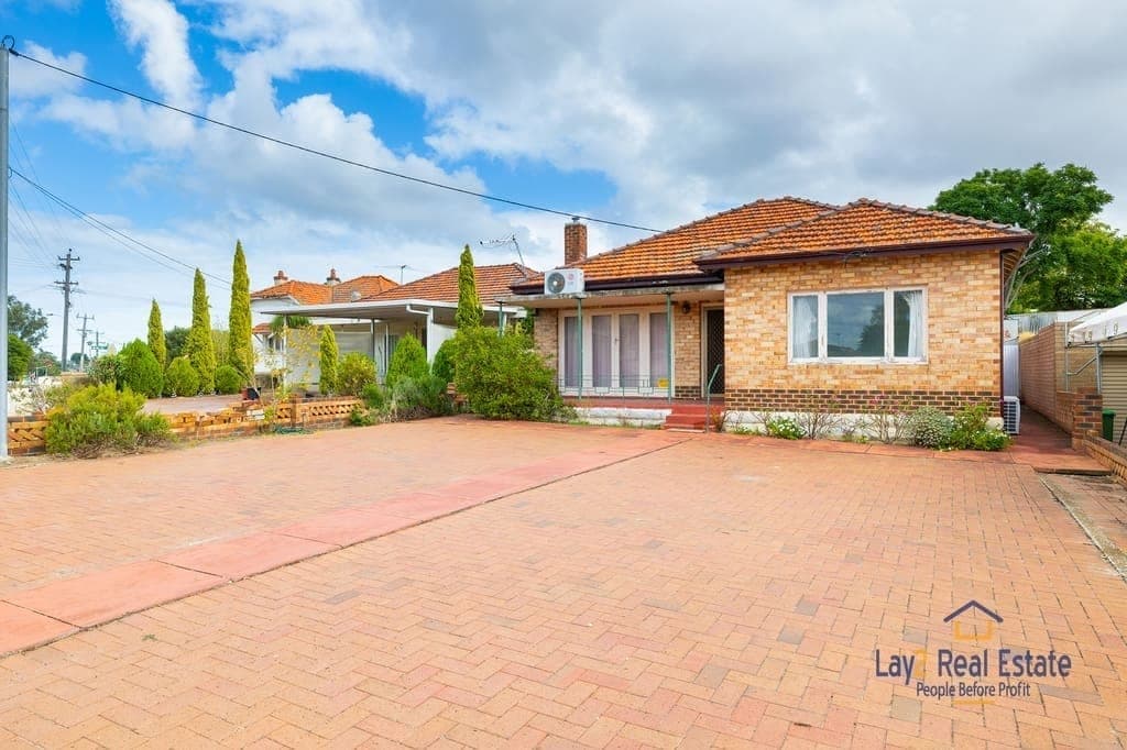 423 Guildford Road Bayswater WA 6053 Renovators Delight With Development Potential!, Bayswater Wa 6053 Renovators Delight With Development Potential! - Image 1