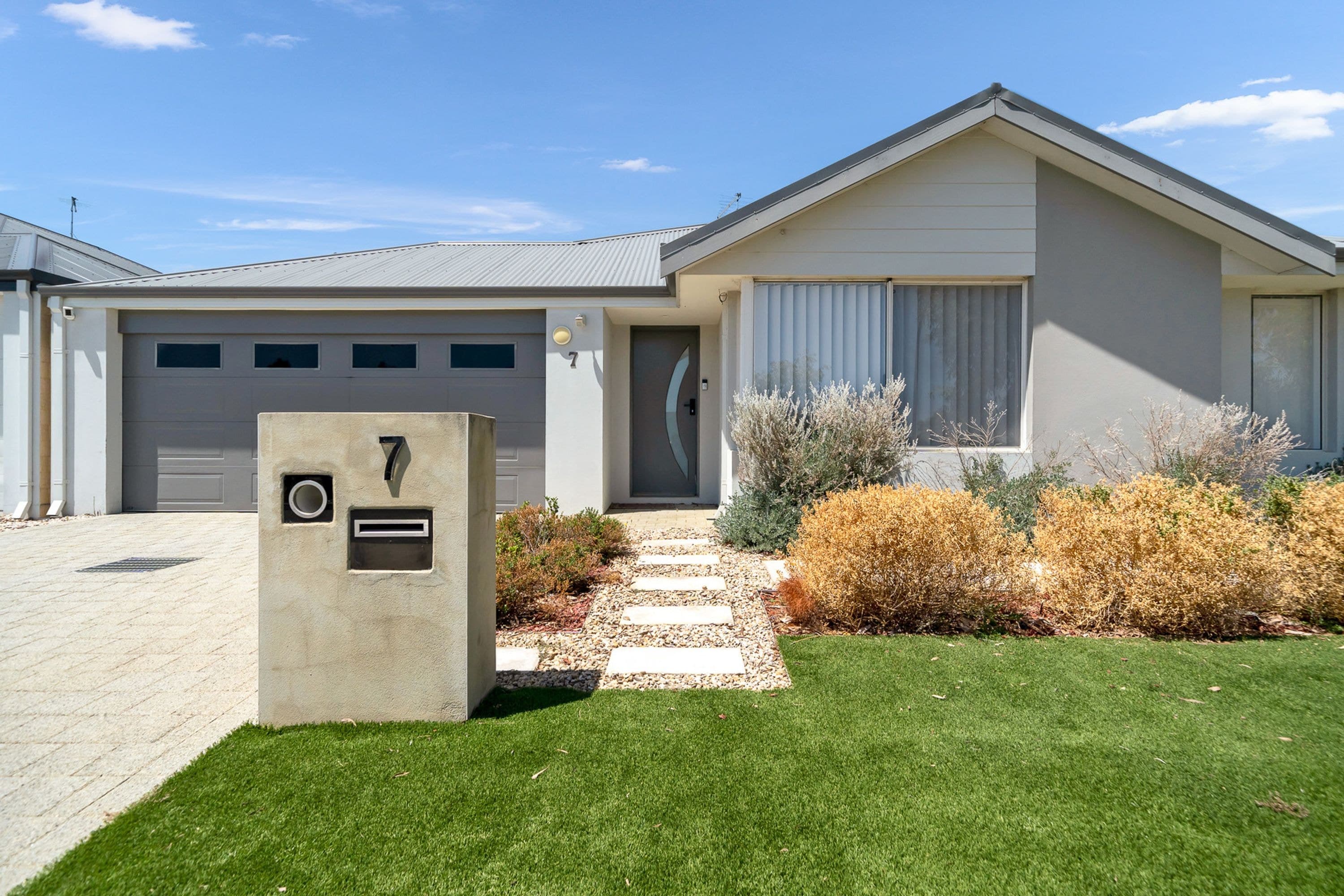 7 Greenpoint Way, Hilbert, Hilbert - Image 1