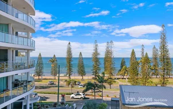 48/17 Marine Parade, Redcliffe - Image 1