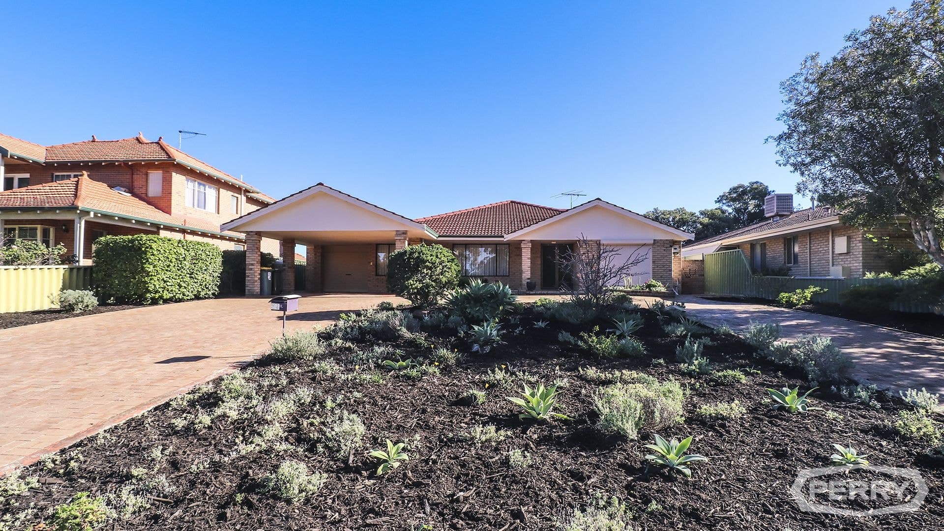 39 Oaklands Avenue Halls Head WA, Halls Head - Thumbnail 2