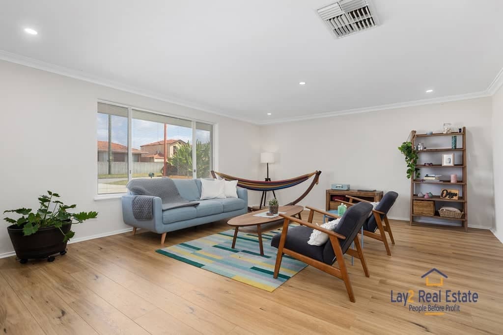 26 Babington Crescent Bayswater WA 6053 – Light, Bright, Renovated 3 x 2 on Easy Care Block, Bright - Thumbnail 2