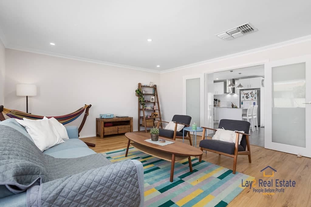 26 Babington Crescent Bayswater WA 6053 – Light, Bright, Renovated 3 x 2 on Easy Care Block, Bright - Thumbnail 3