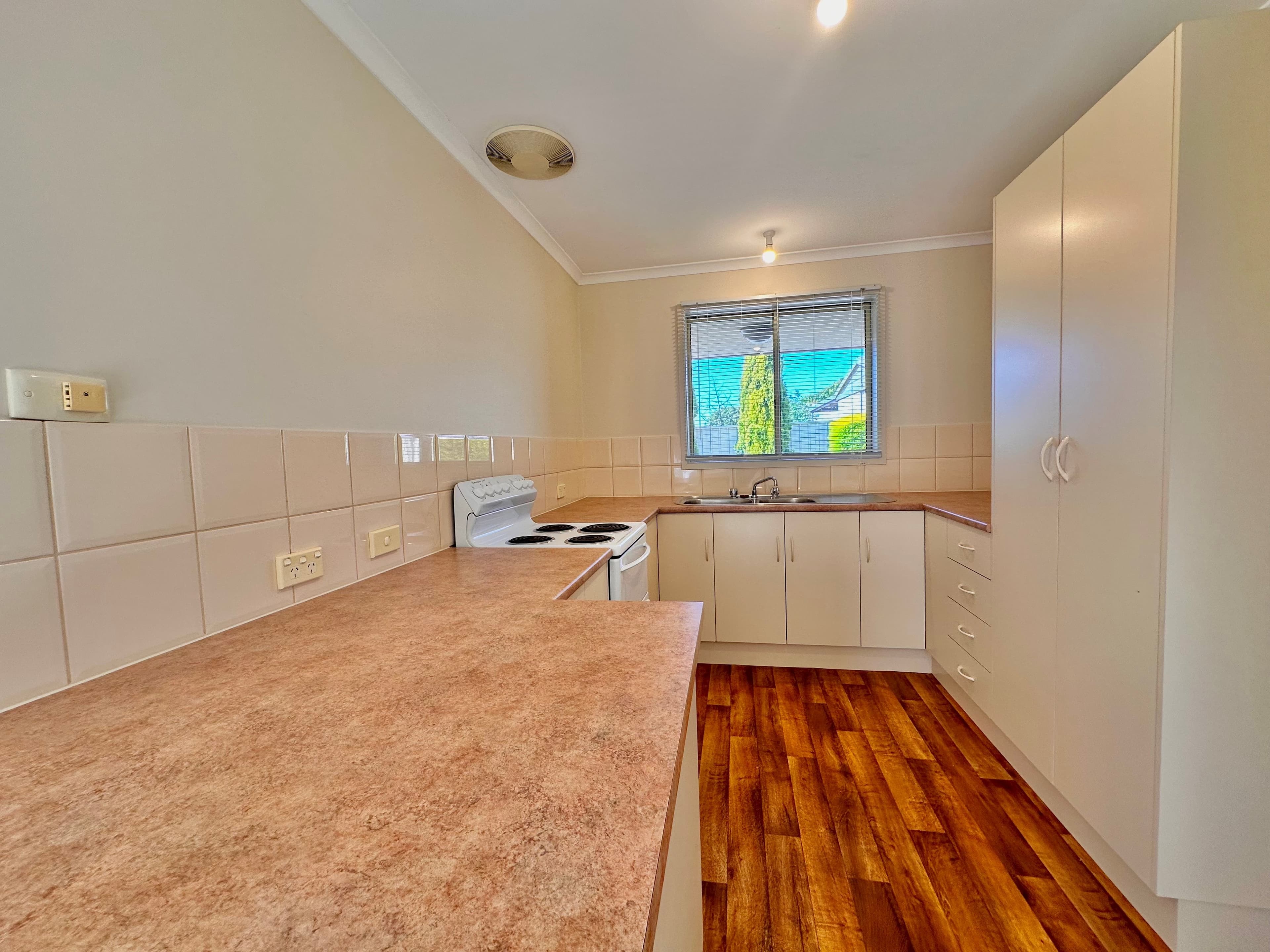 2/8 Centenary Avenue, NURIOOTPA, SA 5355, Nuriootpa - Thumbnail 4