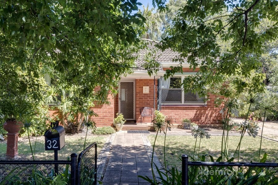 32 Tenth Avenue, St Peters, St Peters - Image 1