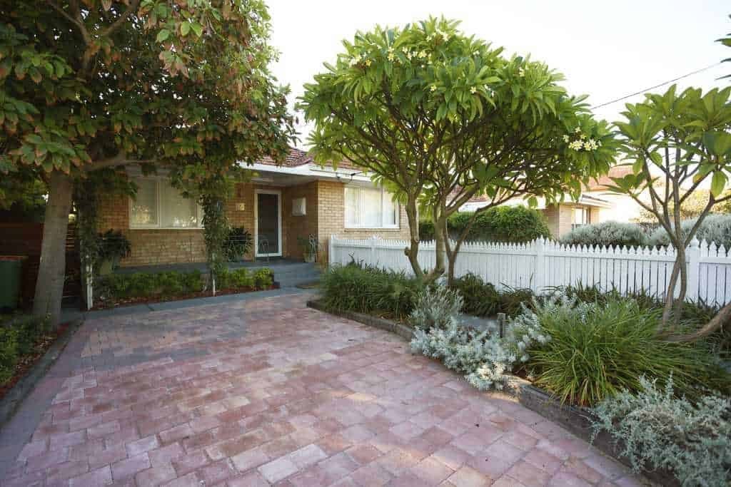 6 Kitchener Avenue Bayswater 6053 – Big Block, Great Location, Comfortable Home, Great Location - Thumbnail 2