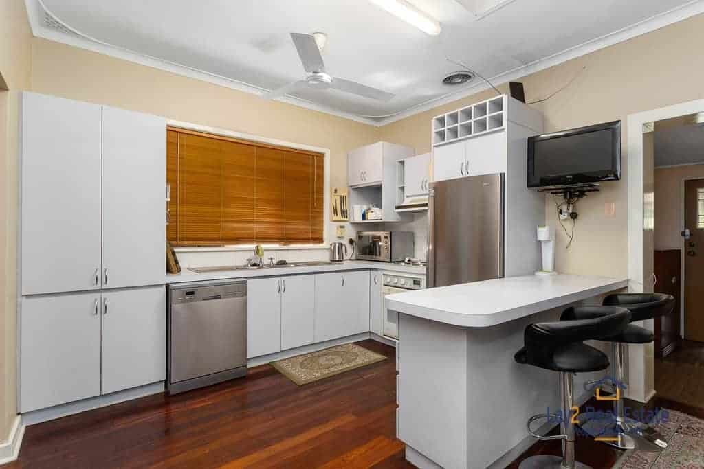 3 Constance St, Bayswater WA 6053. Huge 1091sqm block with comfortable home. Opportunity knocking., Bayswater - Thumbnail 6