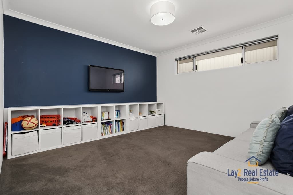 Quiet Bayswater Border Location, Modern 4 x 2 Home., Modern - Thumbnail 8