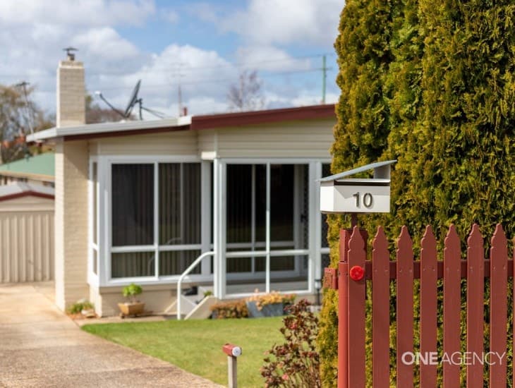 10 Lucas Place, Acton, Acton - Image 1