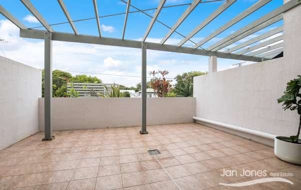 4/249 Oxley Avenue, Margate - Image 1