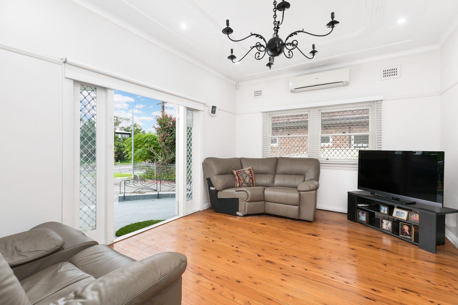 342 President Avenue Gymea NSW, Gymea - Thumbnail 3