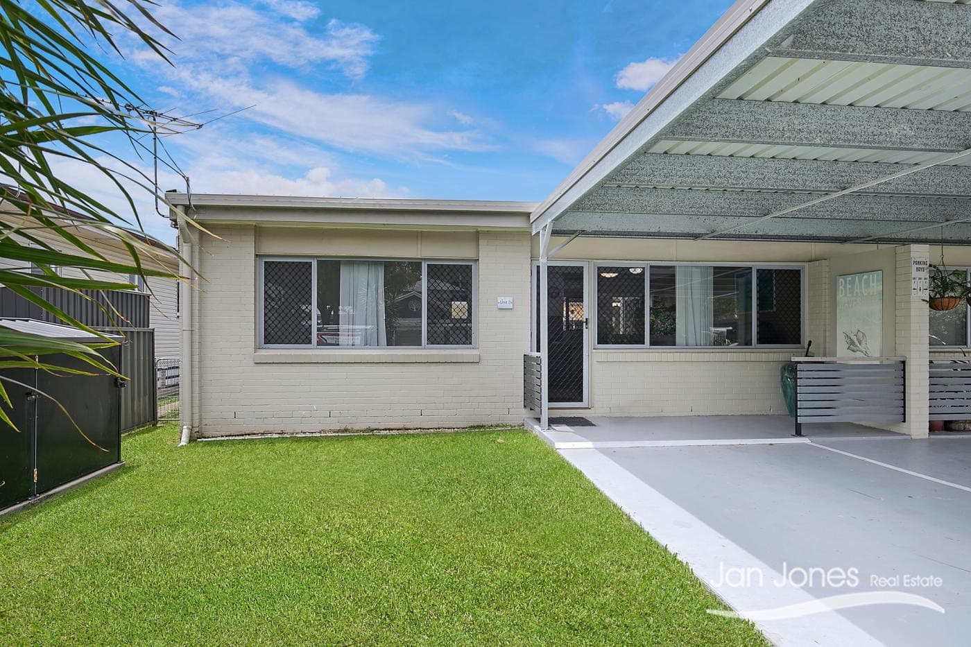 Unit 3, Woody Point - Image 1