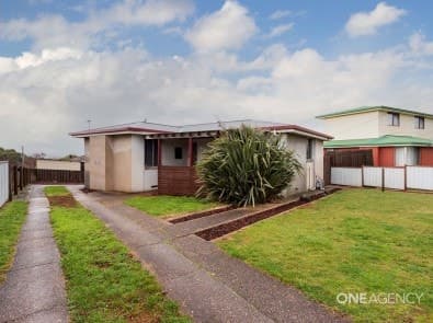 25 Winter Avenue, Upper Burnie, Upper Burnie - Image 1