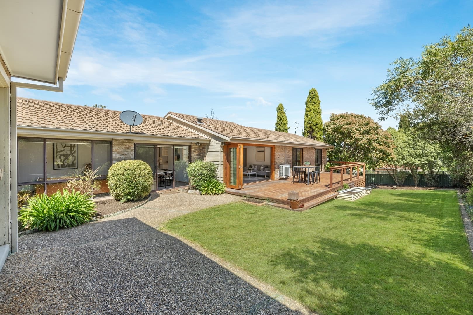 22 Buntine Crescent, Isaacs ACT 2607, Isaacs - Image 1