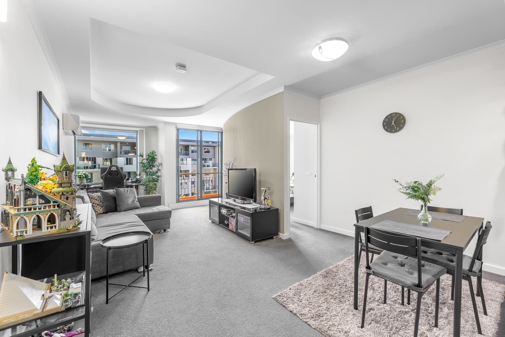 502/16 Moore Street, City ACT 2601, City - Thumbnail 2