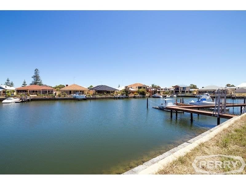 38 Rialto Place HALLS HEAD WA, Halls Head - Image 1