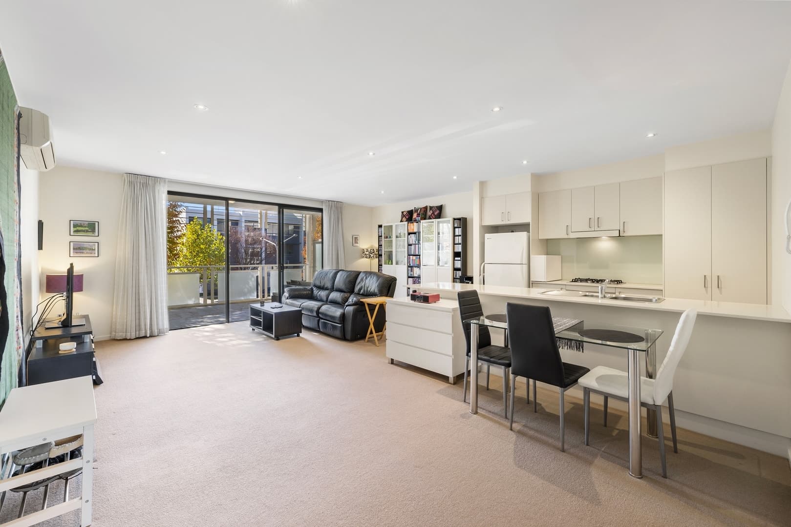 164/52 Eyre Street, Kingston ACT 2604, Kingston - Thumbnail 2