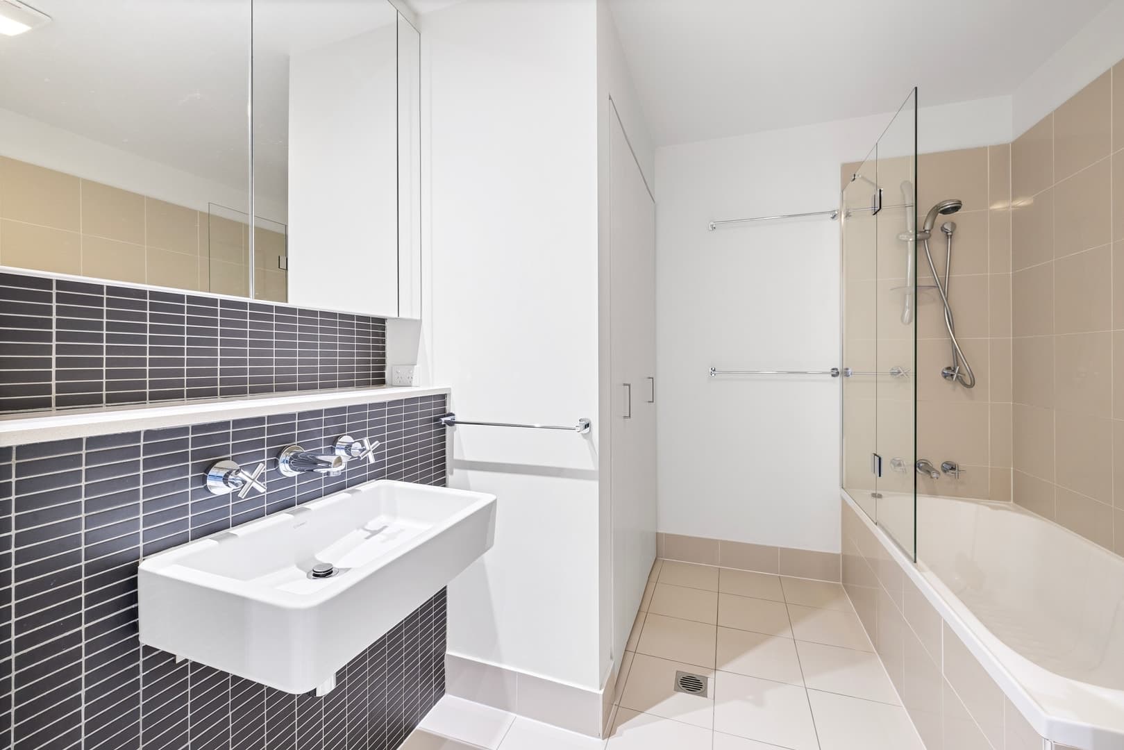 164/52 Eyre Street, Kingston ACT 2604, Kingston - Thumbnail 8