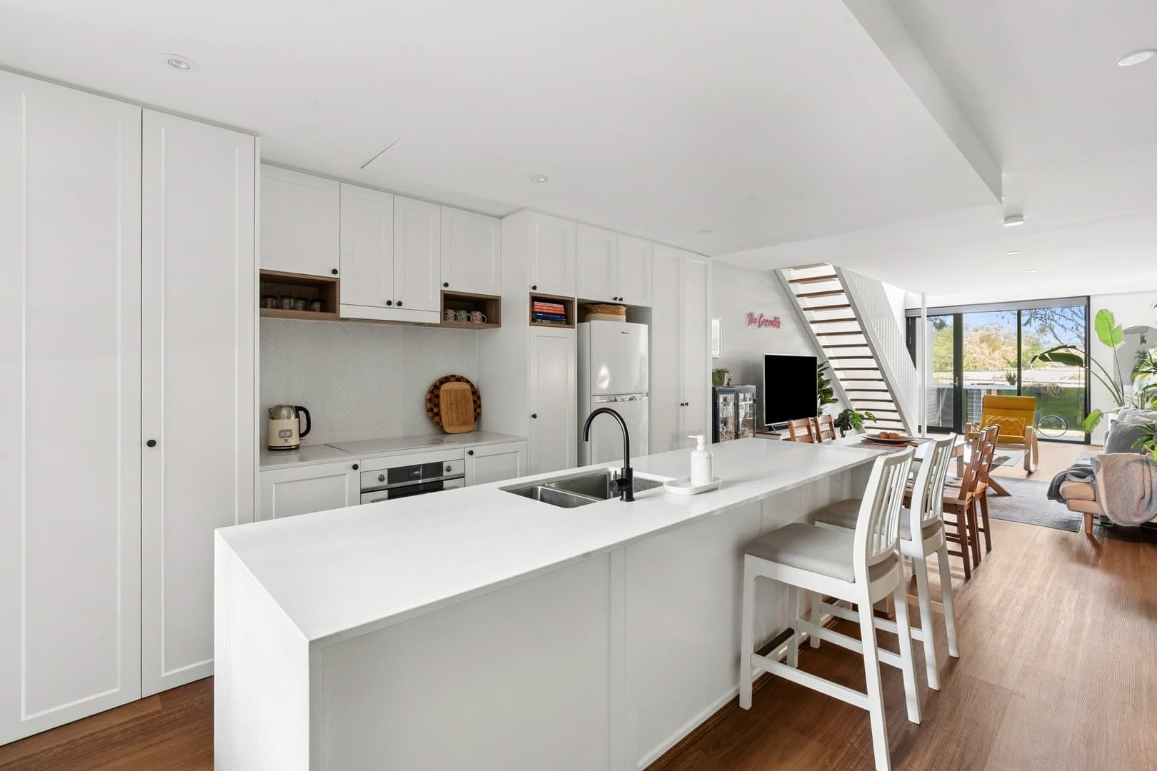 17/2 Parbery Street, Kingston ACT 2604, Kingston - Thumbnail 2